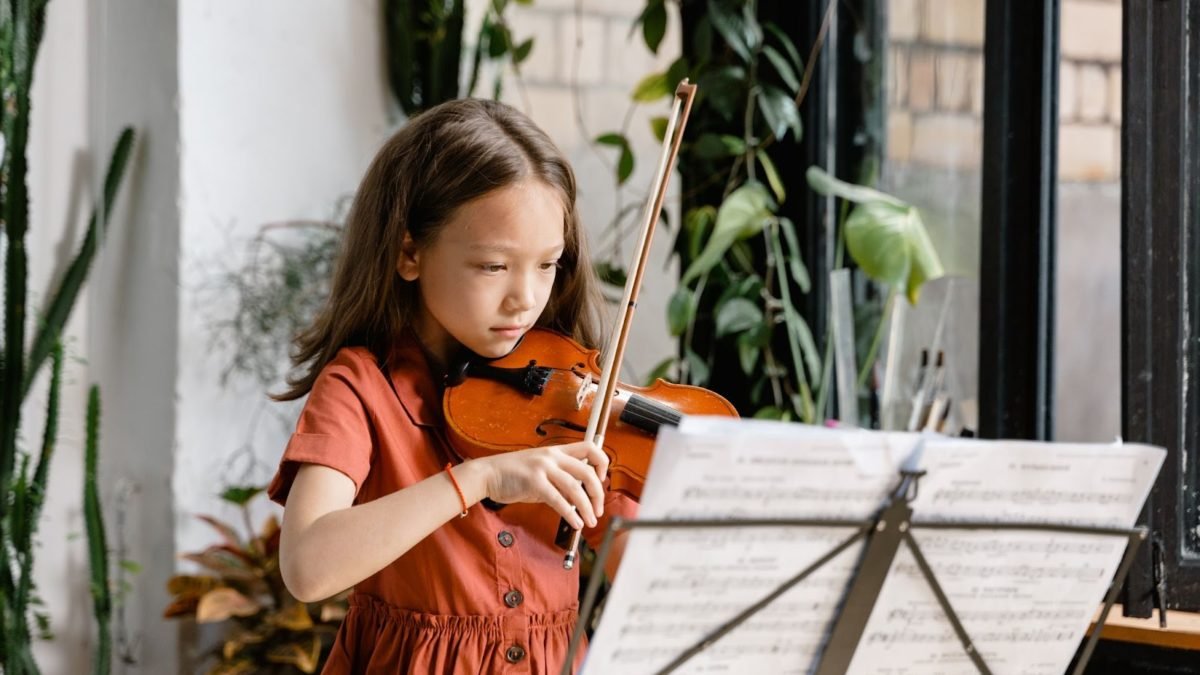 Violin Classes: What Should You Expect From Your First Lessons?